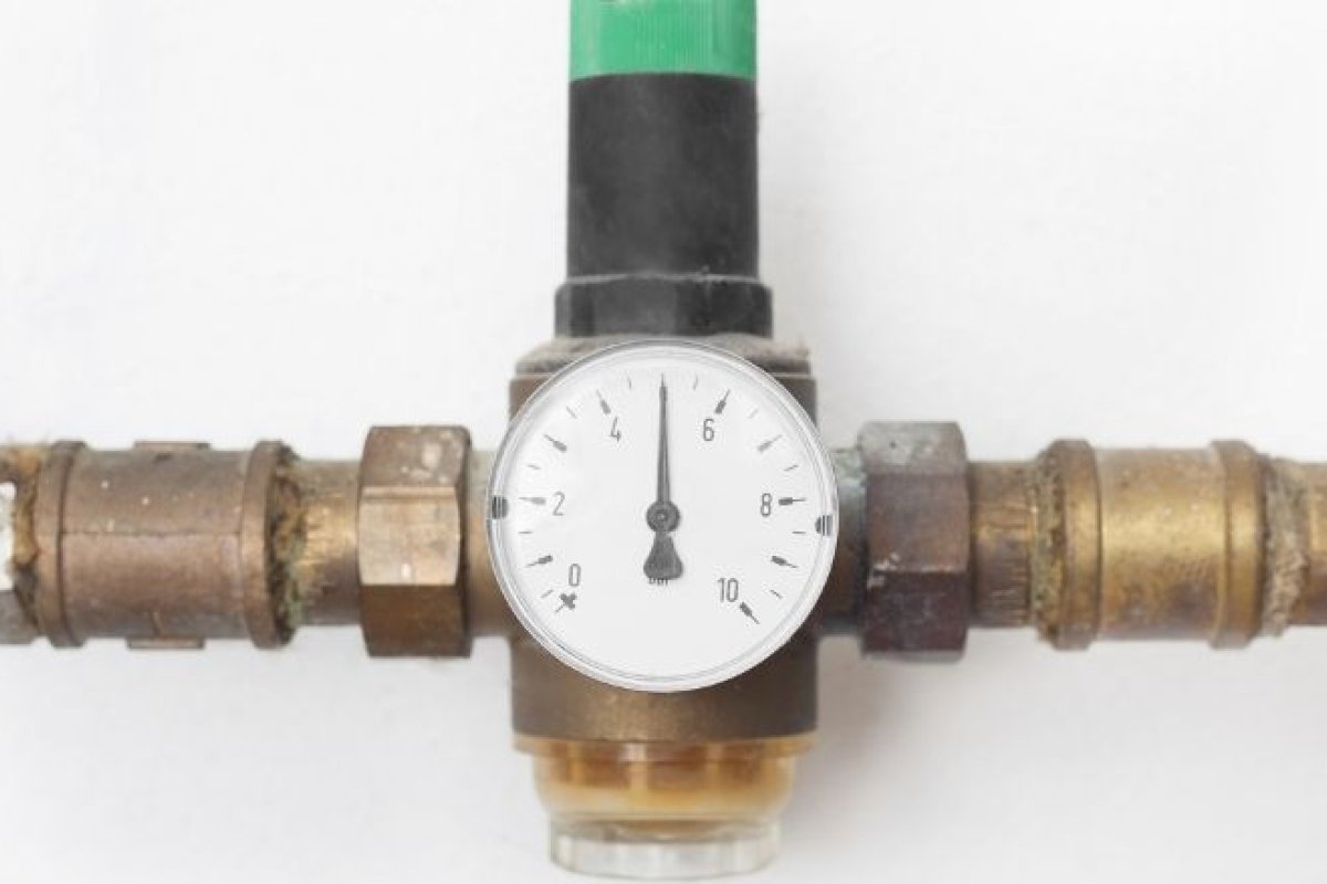 Comment augmenter la pression d'eau dans ses canalisations ?